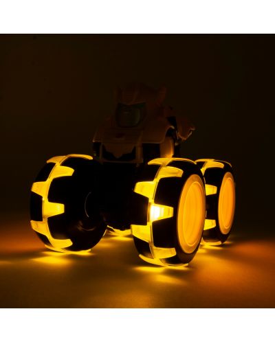 Ηλεκτρονικό παιχνίδι Tomy - Monster Treads, Bumblebee, με φωτιζόμενες ρόδες  - 6